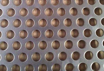 鋁闆沖(chong)孔網變黑如(ru)何處理