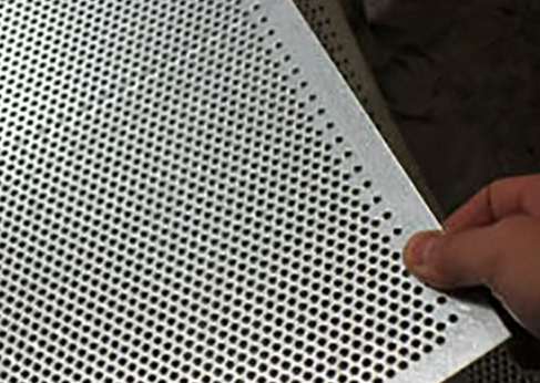 不鏽鋼沖(chòng)孔網在化(huà)工業的重(zhong)要性