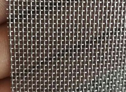 不鏽鋼(gāng)絲網廠家(jia)的選擇要(yao)素