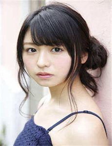 客厅里H亲女