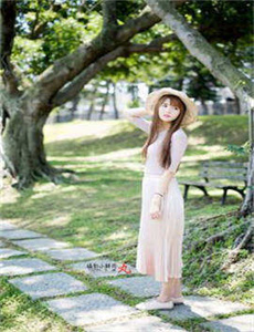 女巫电影安妮海瑟薇在线观看