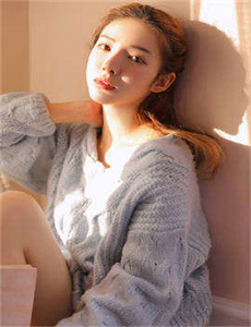 《巜上司的少妇的滋味3-美女裸装》